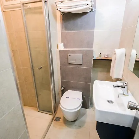 Wien Star Hotel, Adults Only מלון 3*